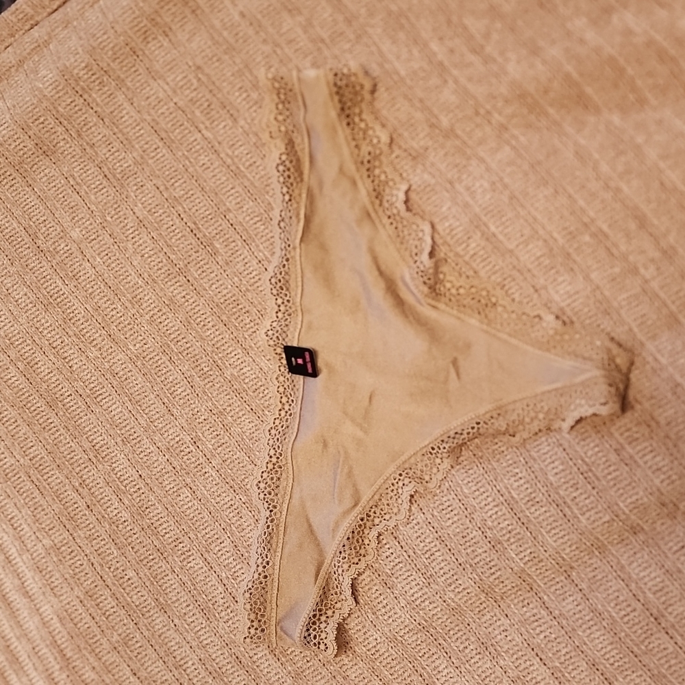 NWT/can be worn la senza medium thong panty - Picture 1 of 2